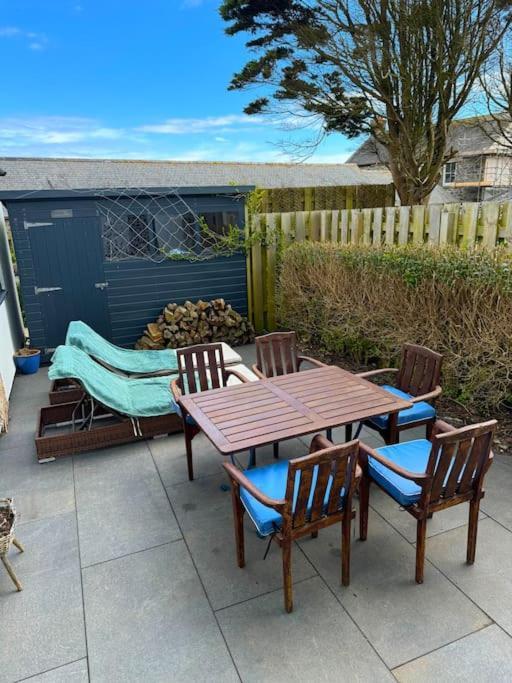 Studio, Ideally Located At Beautiful Lizard Point, Cornwall Leilighet Helston Eksteriør bilde